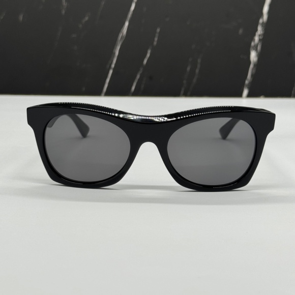 NEW BV1061S 001 BOTTEGA VENETA BLACK GREY SQUARE SUNGLASSES BOTTEGA VENETA - Picture 4 of 10